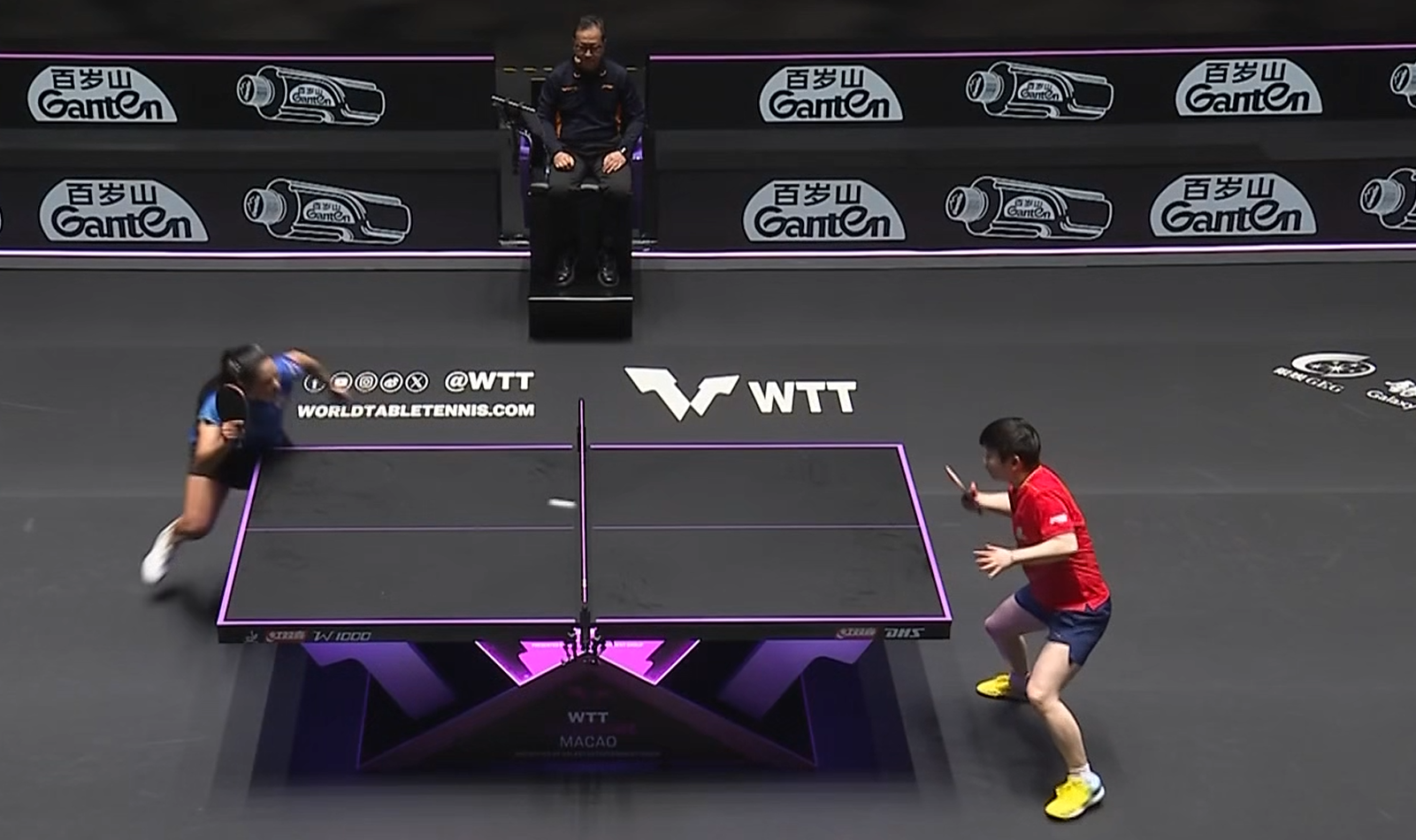 了反手的侵 了反手的侵