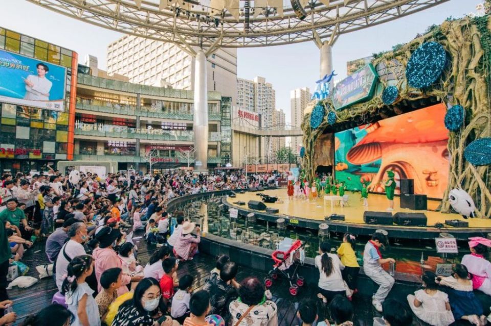 向校园足球, 南京江北新, 以更多线下 向校园足球, 南京江北新, 以更多线下