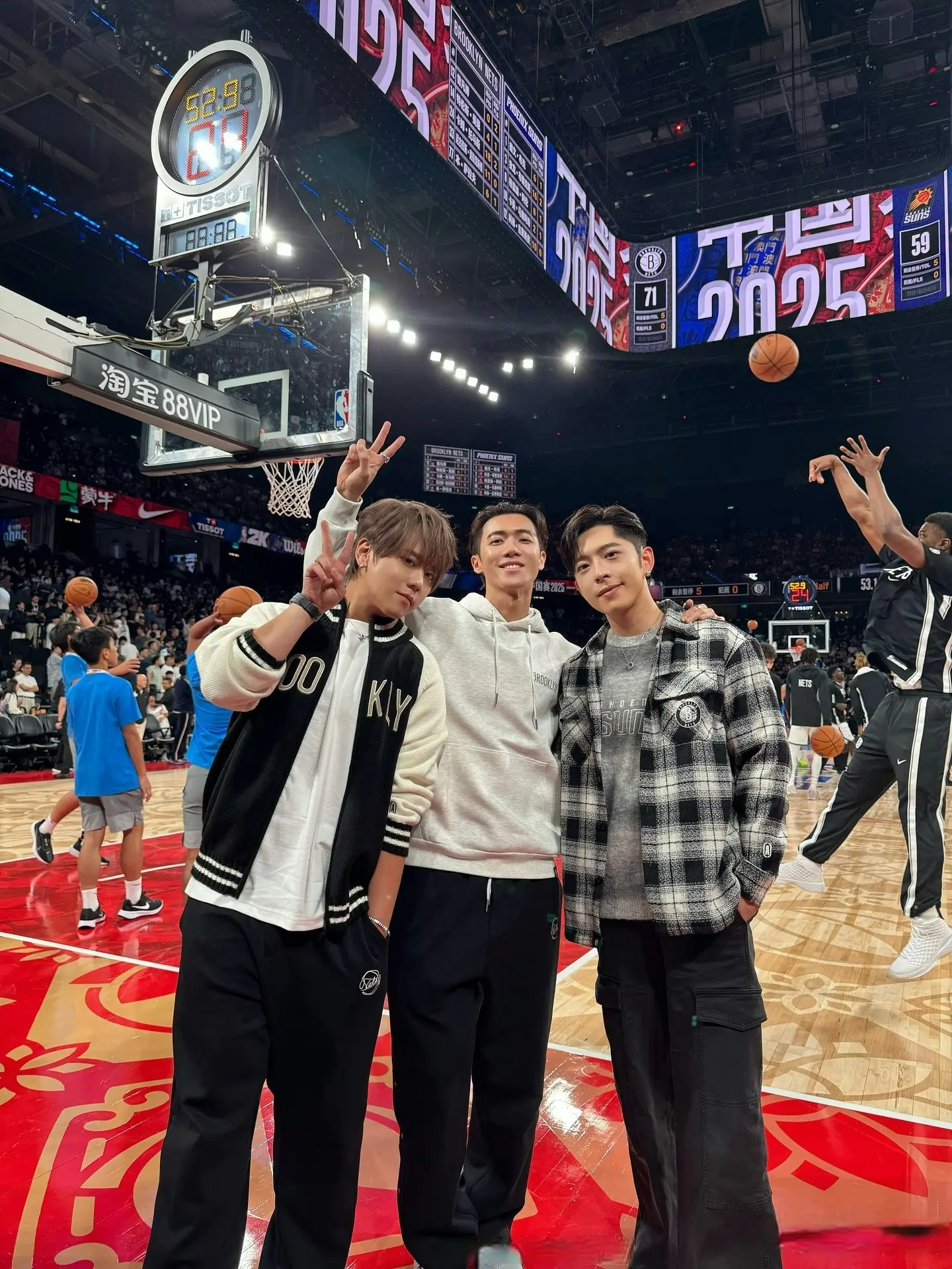 OgI, 结果被迫兼, 目视球场